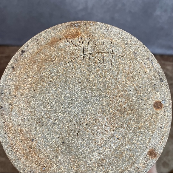 Vintage MCM Signed MCR Green Glazed Studio Art Pottery Vase Vessel ~ 6 x 9 Inch - Picture 6 of 8